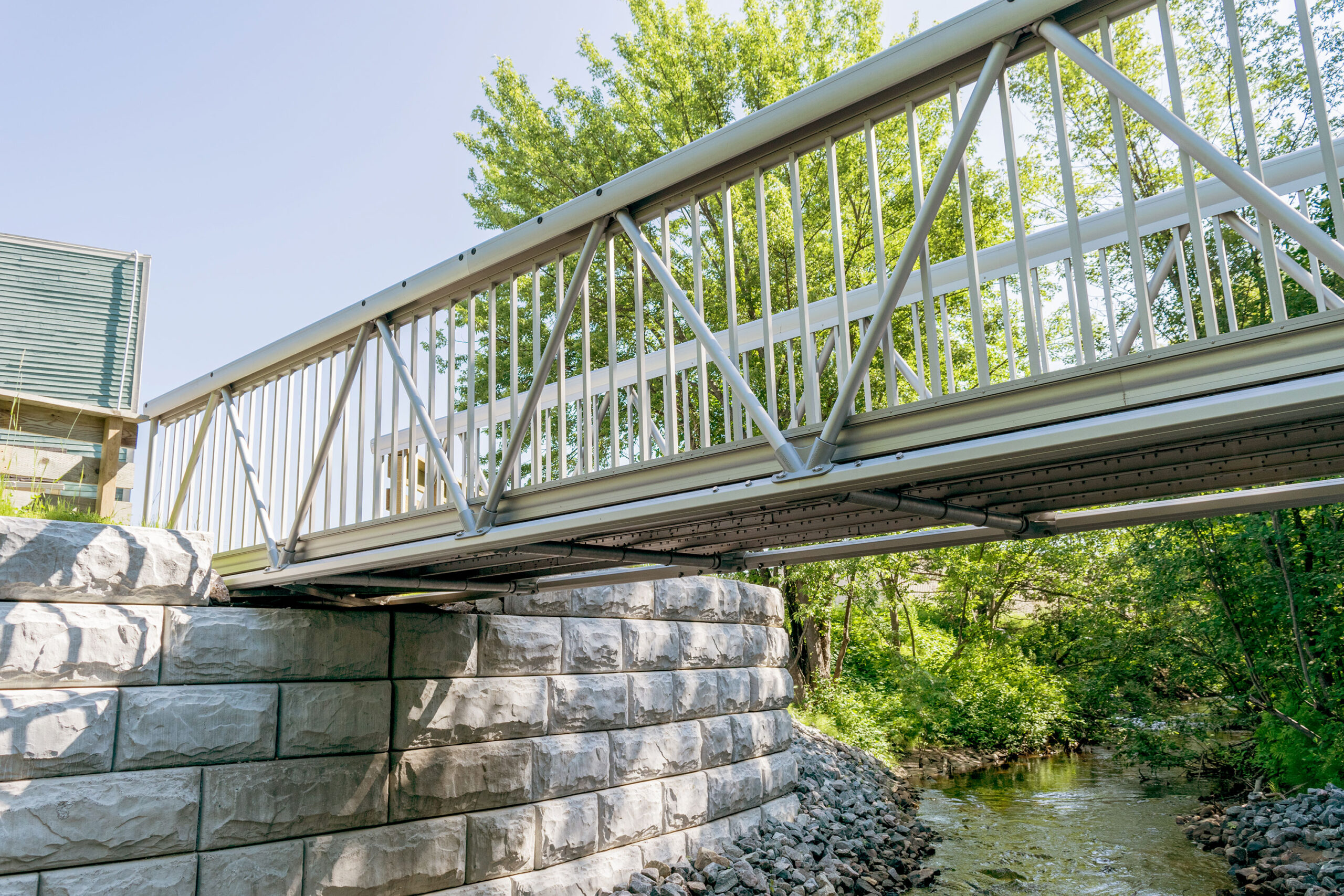 MAADI Group’s Aluminum Residential MakeABridge® was featured in the Montréal F1RST public voting contest, showcasing modular design, durability, and versatility.