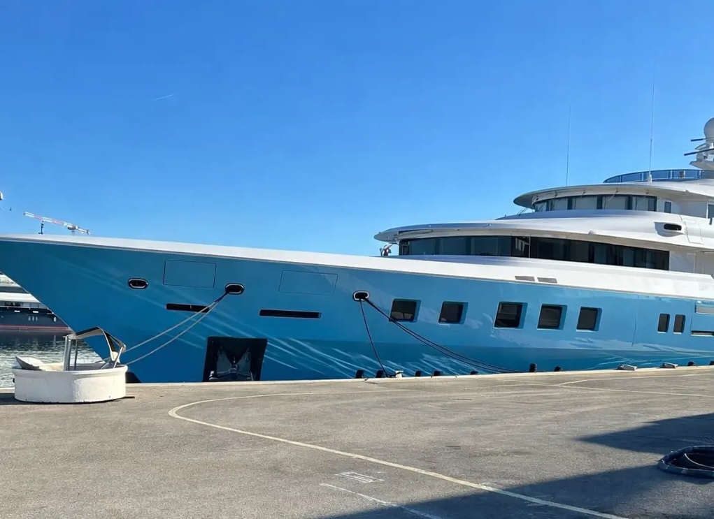 Superyacht mooring illustrating berthing loads and wind forces acting on marina infrastructure and dock systems